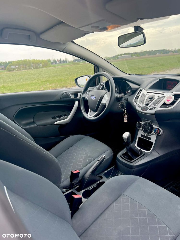 Ford Fiesta - 12