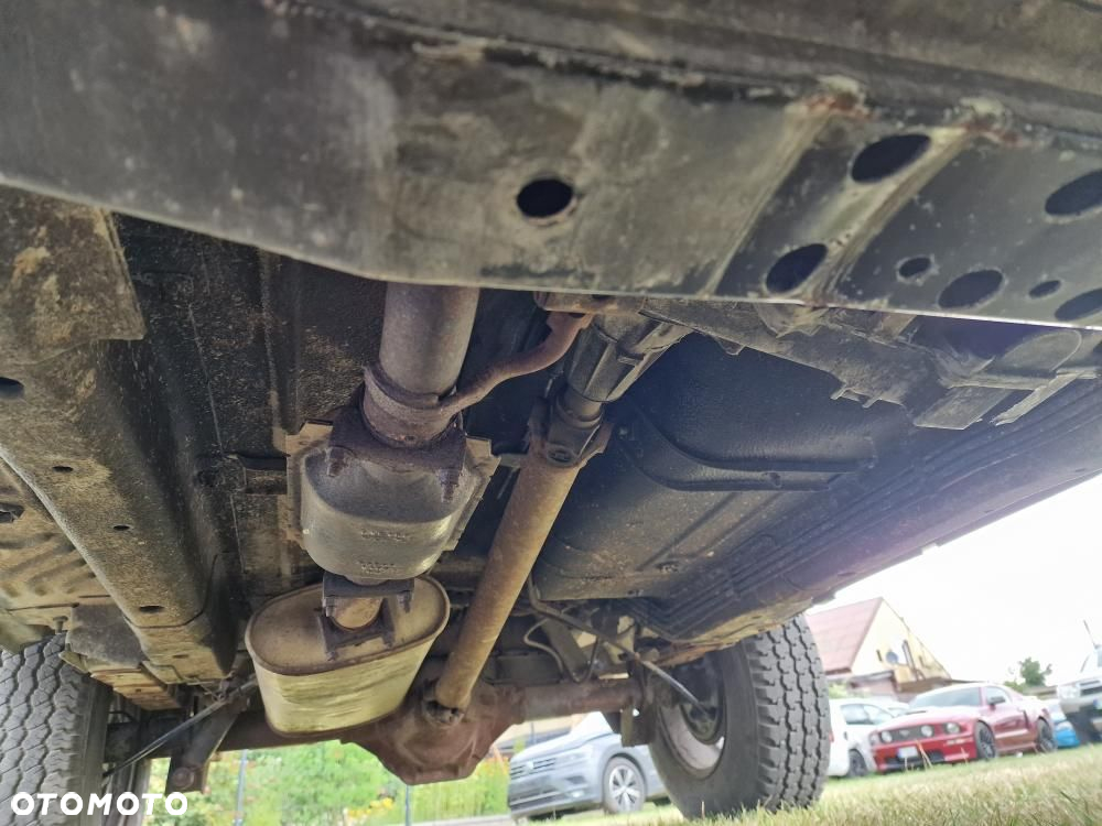 Jeep Cherokee 2.5 - 24