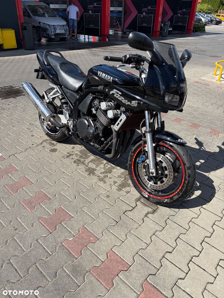 Yamaha FZS - 1