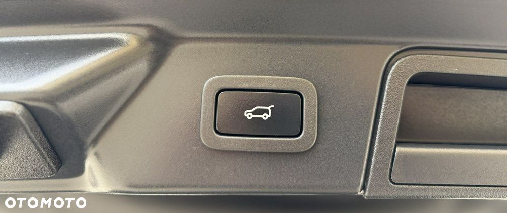 Land Rover Range Rover Velar D200 Dynamic SE - 35