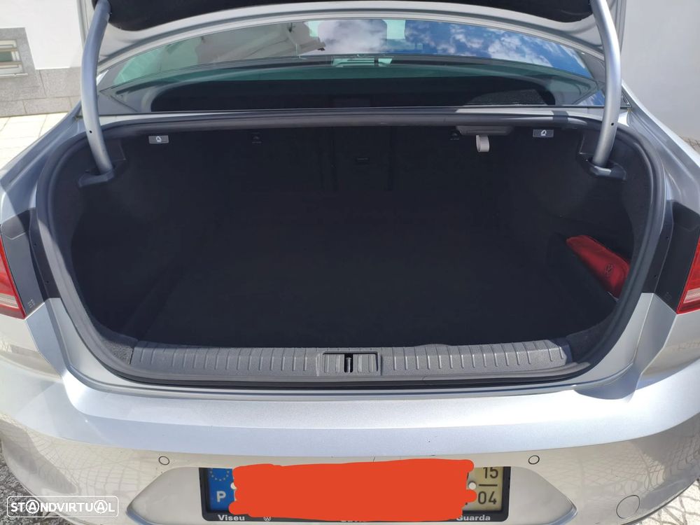 VW Passat 1.6 TDI BlueMotion - 8