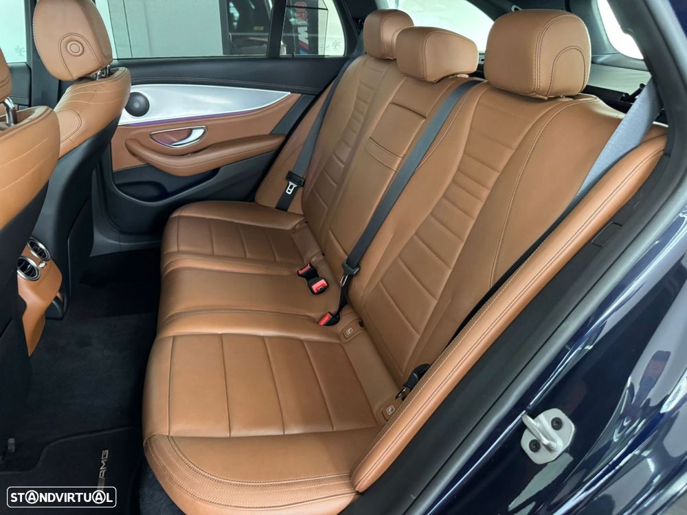 Mercedes-Benz E 300 de AMG Line - 13