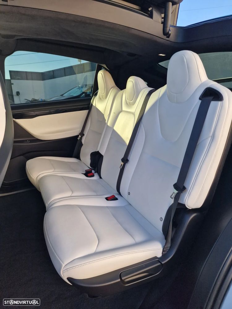 Tesla Model X 100D - 16