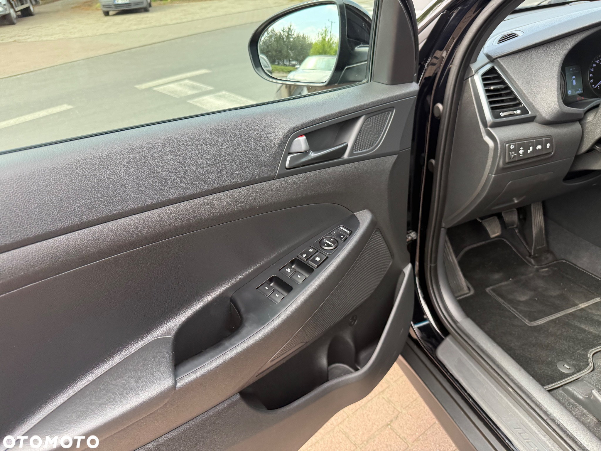 Hyundai Tucson blue 1.6 GDi 2WD Passion - 16
