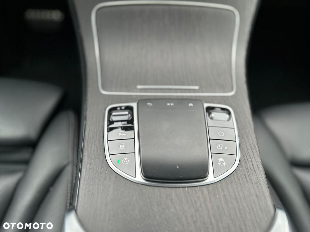 Mercedes-Benz GLC - 15