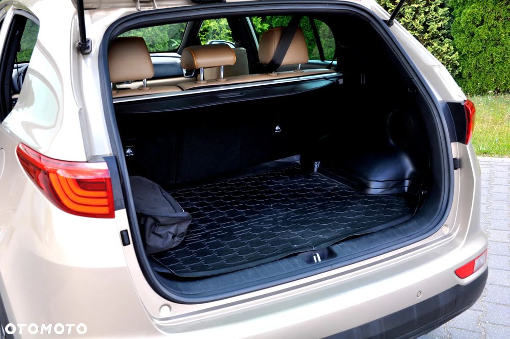 Kia Sportage 1.7 CRDI 2WD Dream-Team Edition - 28