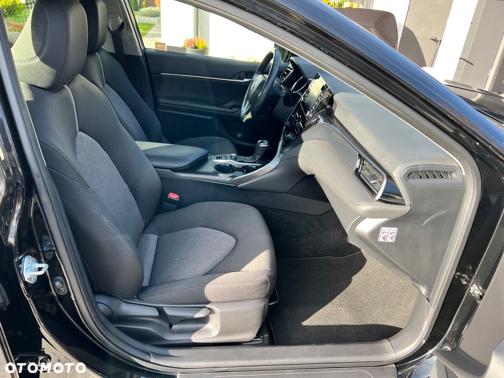 Toyota Camry 2.5 Hybrid Comfort CVT - 37