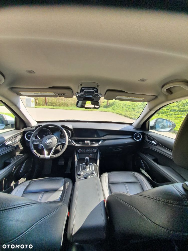 Alfa Romeo Stelvio 2.0 Turbo 16V AT8-Q4 Ti - 11