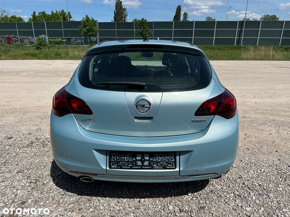 Opel Astra 1.6 Turbo Edition - 11