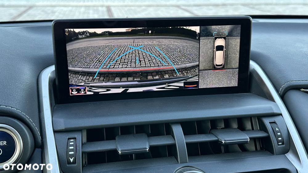 Lexus NX 300h Elite AWD - 31