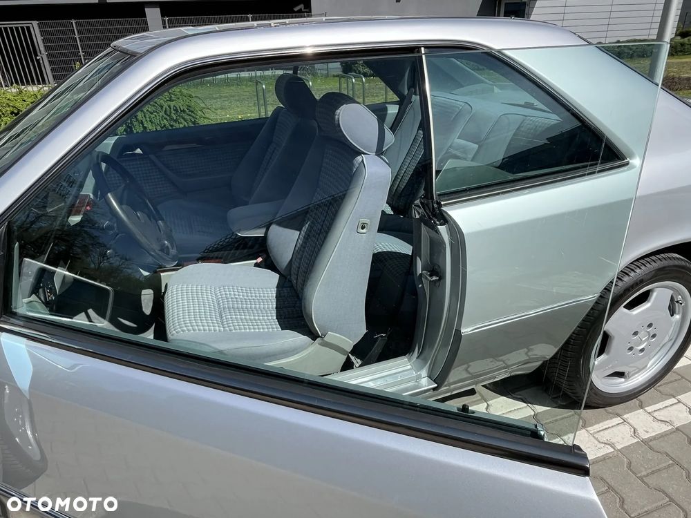 Mercedes-Benz W124 (1984-1993) - 31