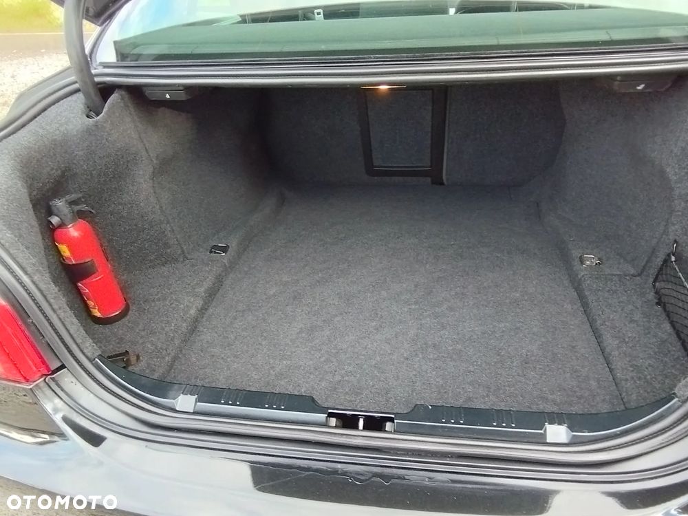 BMW Seria 5 523i Touring - 23