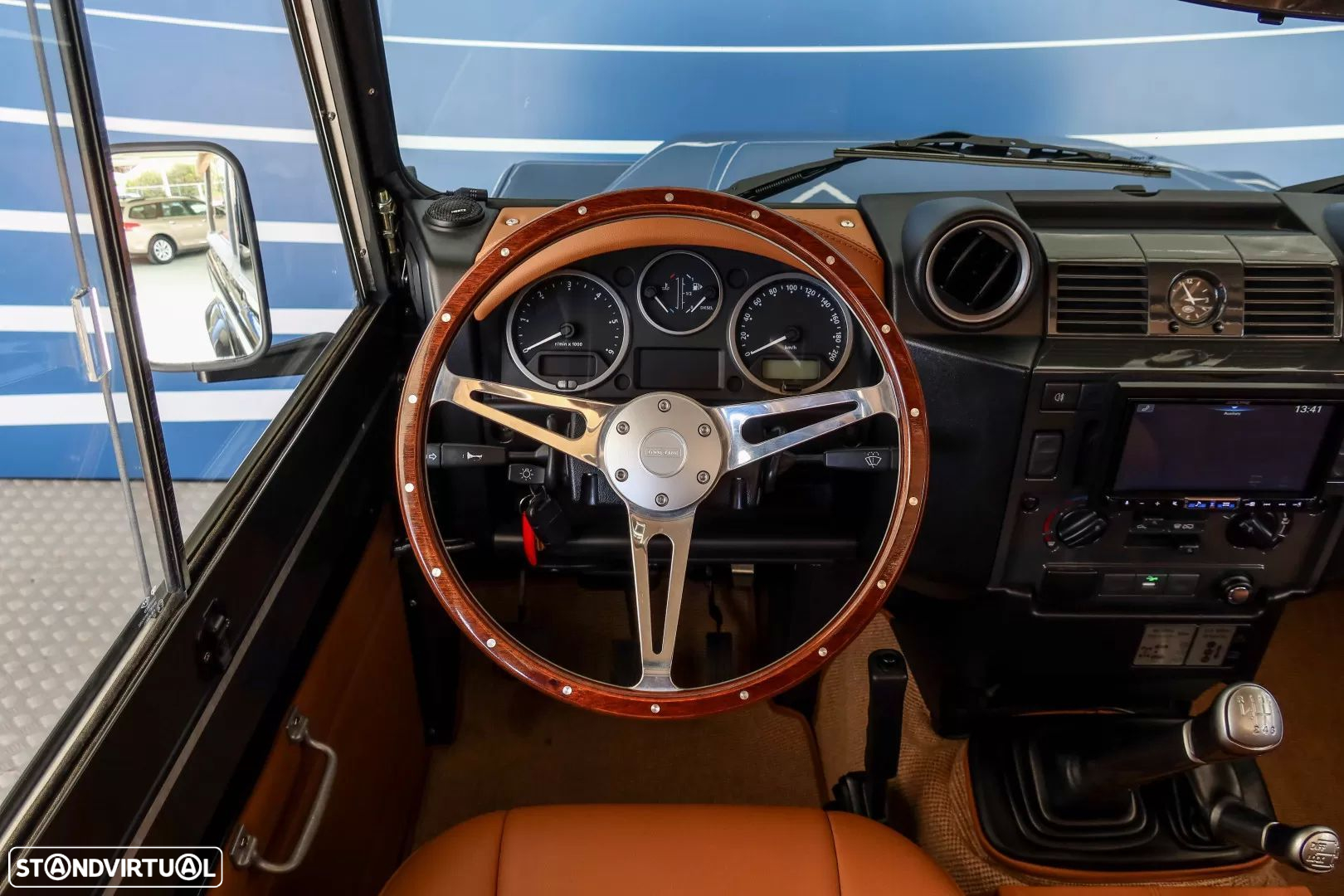 Land Rover Defender 90 SW 2.4 CRD S - 11