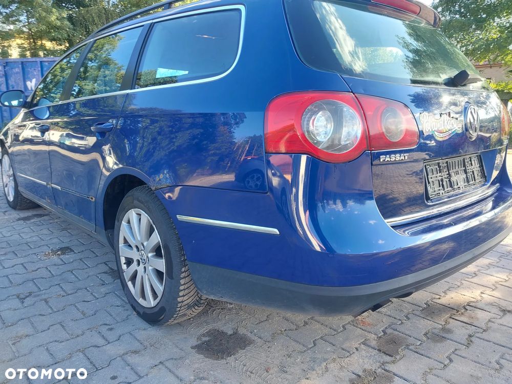 Volkswagen Passat B6 KOMBI silnik kompletny 2.0 TDI 140KM BKP Bmn Bmr Bkd Blb Bre Brf Brd Bsy Byl Bma Bwc skrzynia biegów JLU 6 biegów sprzęgło dwumasa lewarek drzwi prawe lewe przód tył klapa lusterko NIEBIESKI LC5E listwy chrom turbina turbosprężarka pompa maglownica zwrotnica zacisk kokpit panel dekory boczek drzwi tapicerka podsufitka podszybie fotel zestaw startowy sterownik szyba zamek lampa blenda wykładzina alufelgi roleta podłokietnik mechanizm tempomat kolektor osłona dolot tłumik wydech NA CZĘŚCI WSZYSTKIE CZĘŚCI - 15