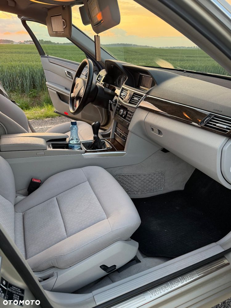 Mercedes-Benz Klasa E 220 CDI DPF BlueEFFICIENCY - 11
