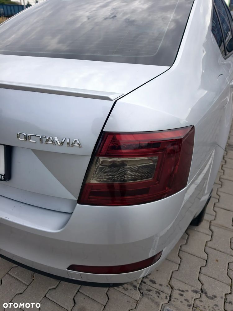 Skoda Octavia 2.0 TDI Style - 6