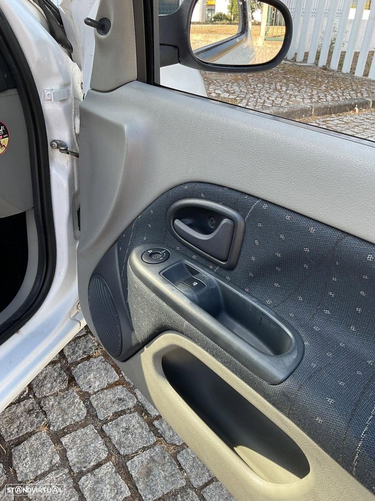 Renault Clio 1.5 dCi Confort Dynamique - 30