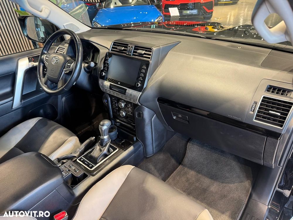 Toyota Land Cruiser 2.8l D-4D 204 CP A/T Luxury Black Matte Edition - 13