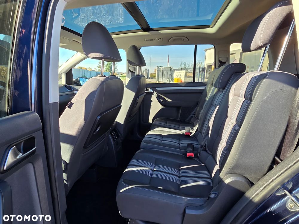 Volkswagen Touran 2.0 TDI DPF DSG MATCH - 12