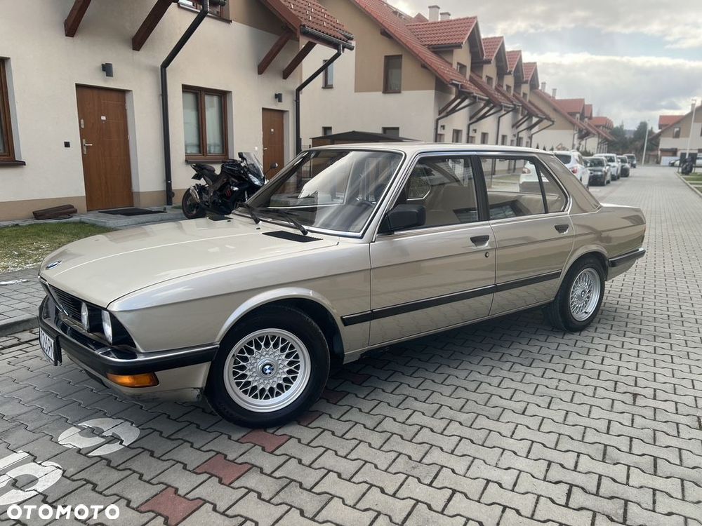 BMW Seria 5 525 e - 4