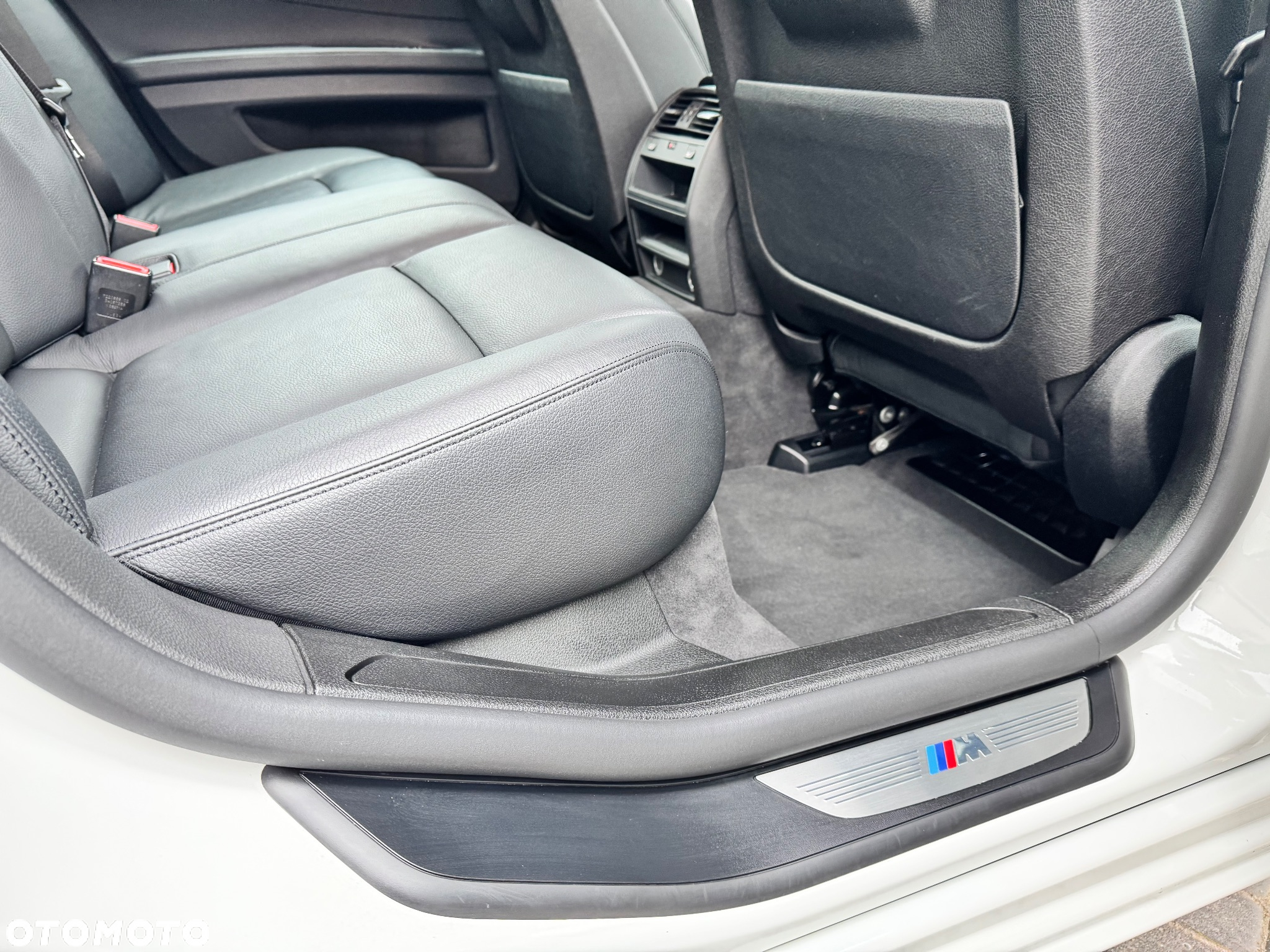 BMW Seria 7 740i - 19