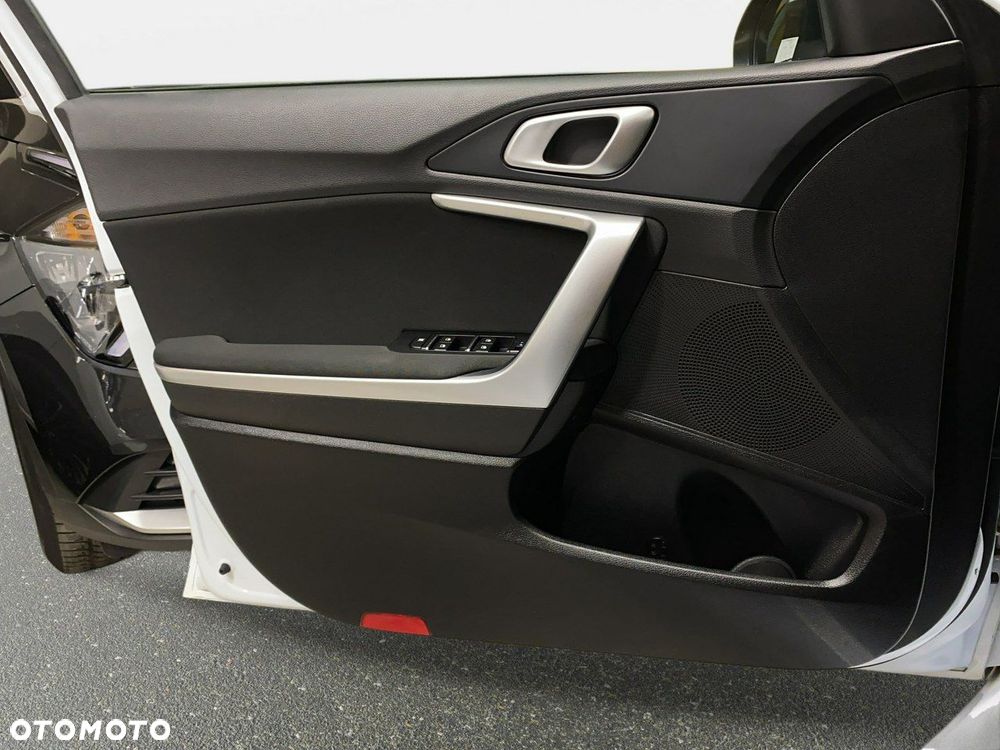 Kia Ceed - 28