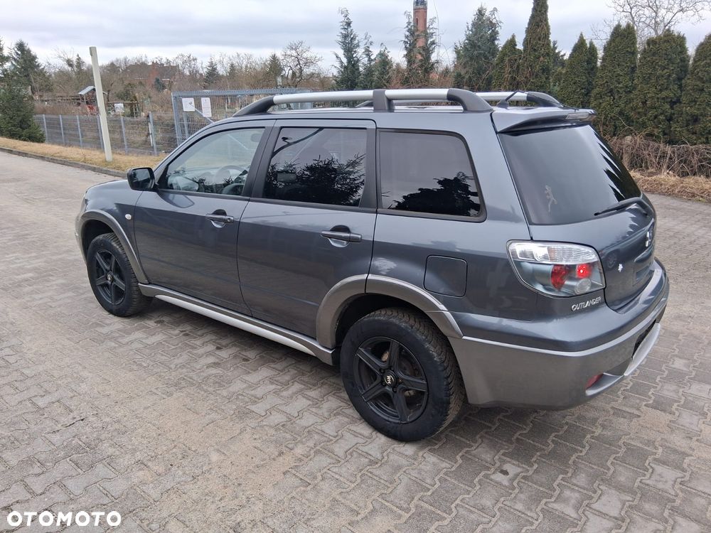 Mitsubishi Outlander 2.4 4WD Intense - 8