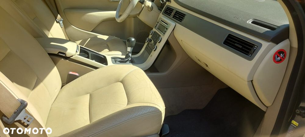 Volvo V70 2.0D Momentum - 18