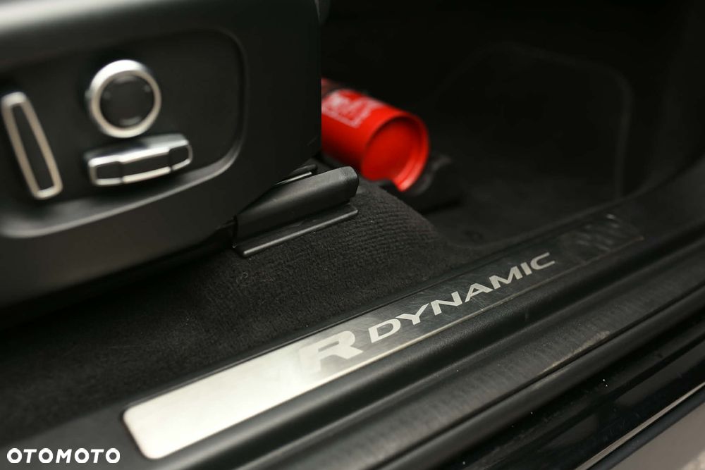 Land Rover Discovery Sport 2.0 D200 mHEV Dynamic SE - 36