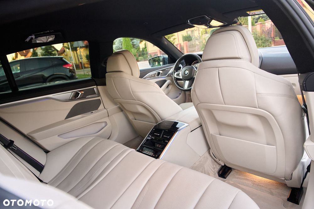 BMW Seria 8 - 27
