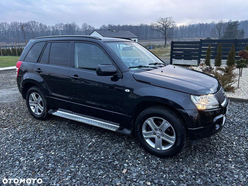 Suzuki Grand Vitara 2.0 Automatik Comfort - 2