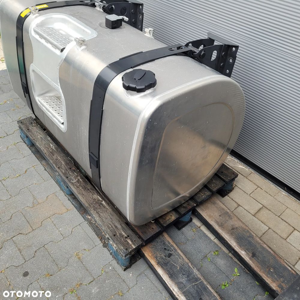 ZBIORNIK PALIWA VOLVO FH5 FH4 140X70X70 2133567 CHWALIM116 - 2
