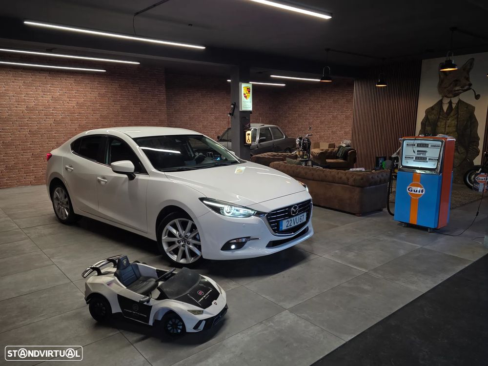 Mazda 3 Sedan 1.5 Sky-D Evolve HS Navi - 1