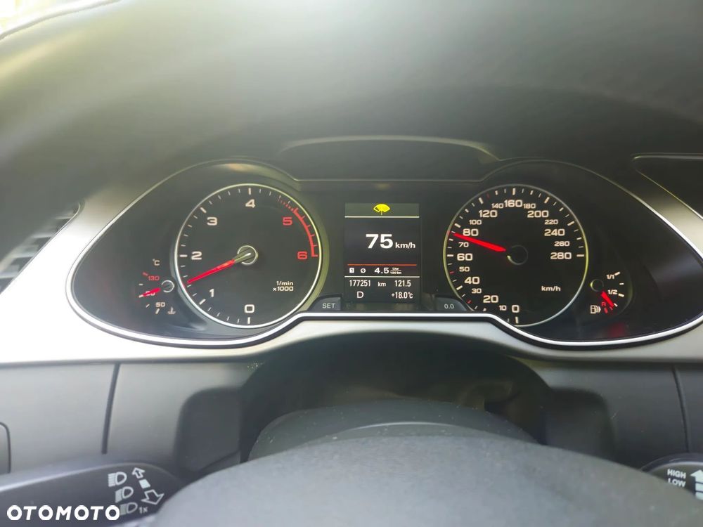 Audi A4 Limousine - 15
