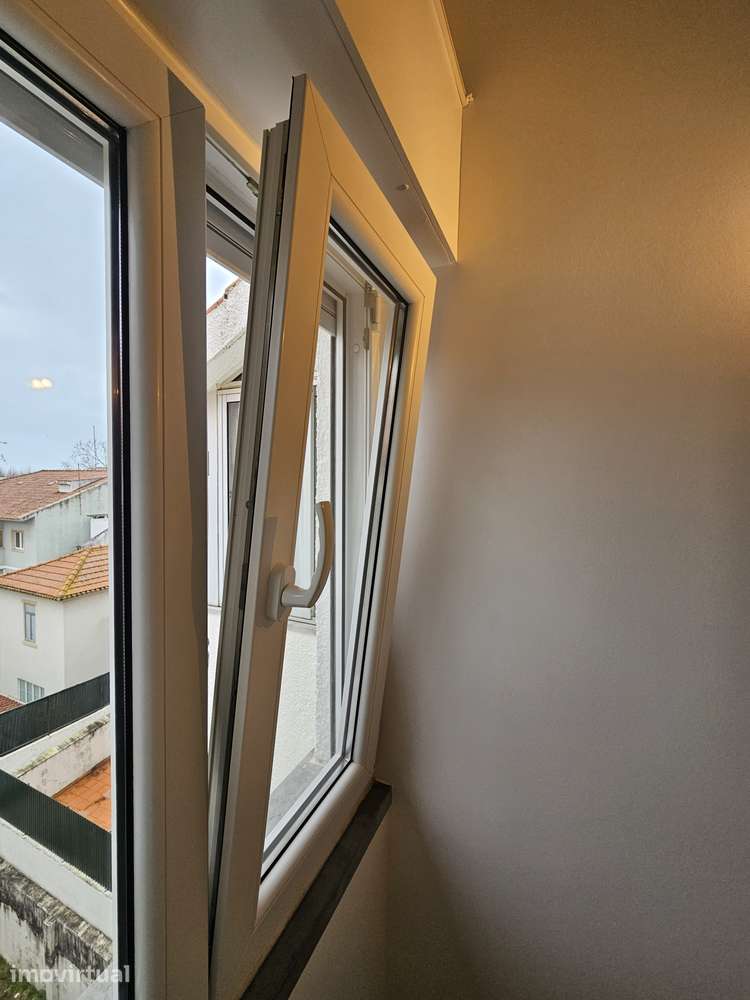 Excelente T1, com parqueamento, no centro de Carcavelos - Grande imagem: 5/11