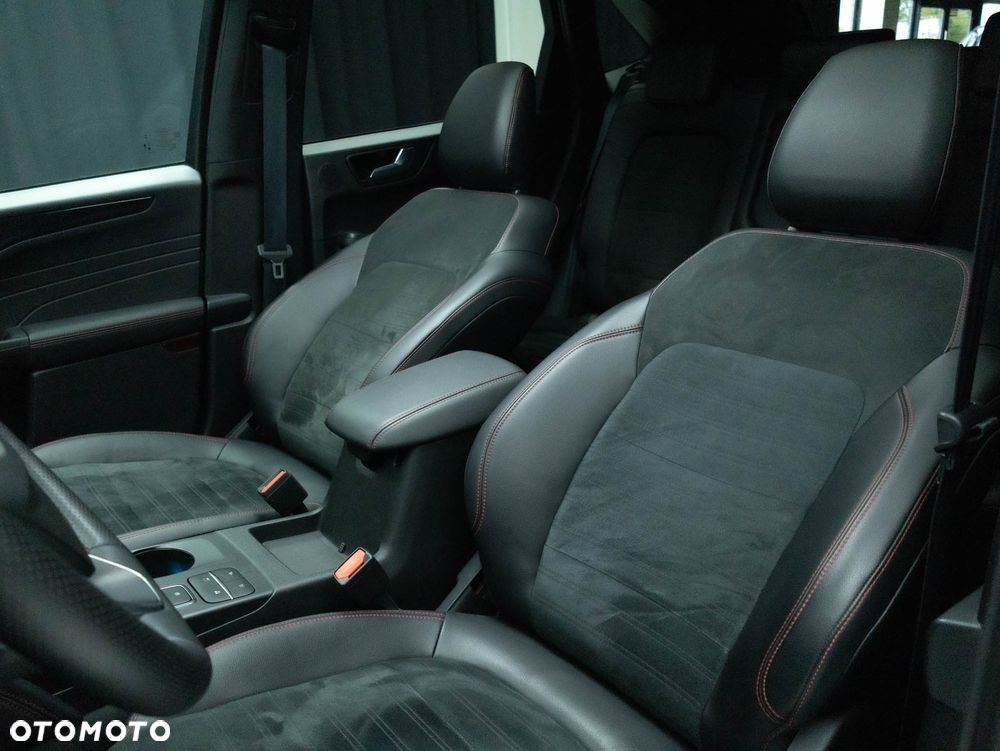 Ford Kuga 2.0 EcoBlue 4x4 ST-LINE X - 23