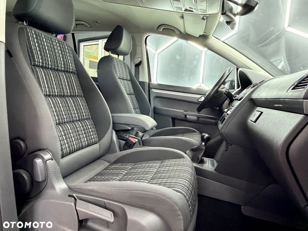 Volkswagen Touran 2.0 TDI DPF Cross - 25