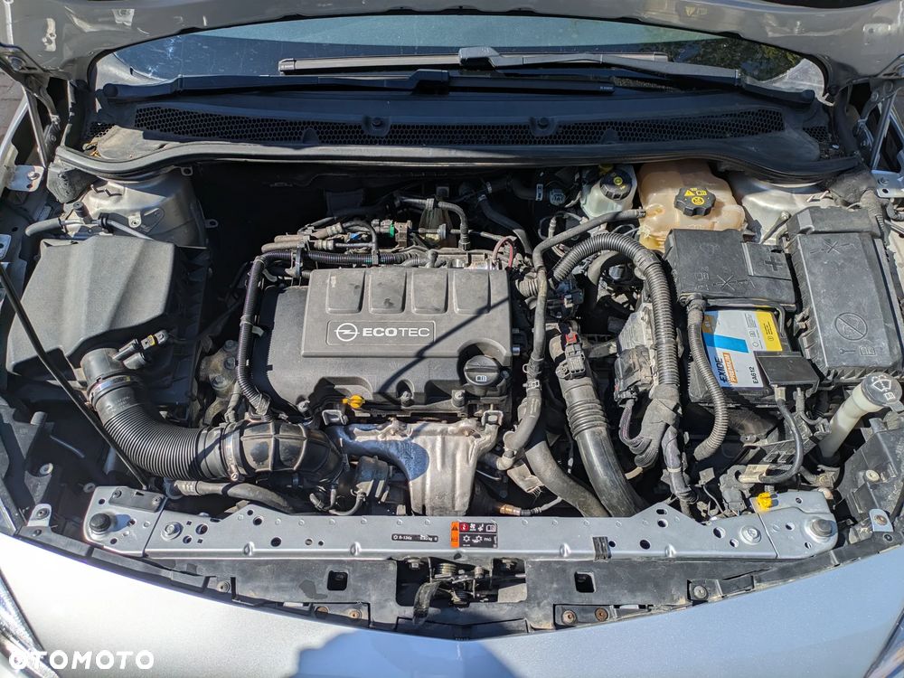 Opel Astra 1.4 Turbo - 4