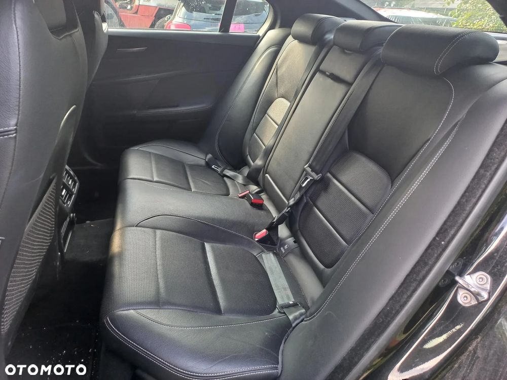 Jaguar XE 20d R-Sport - 7