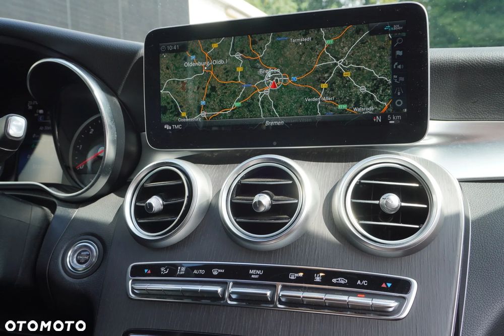 Mercedes-Benz Klasa C 300 de 9G-TRONIC - 26