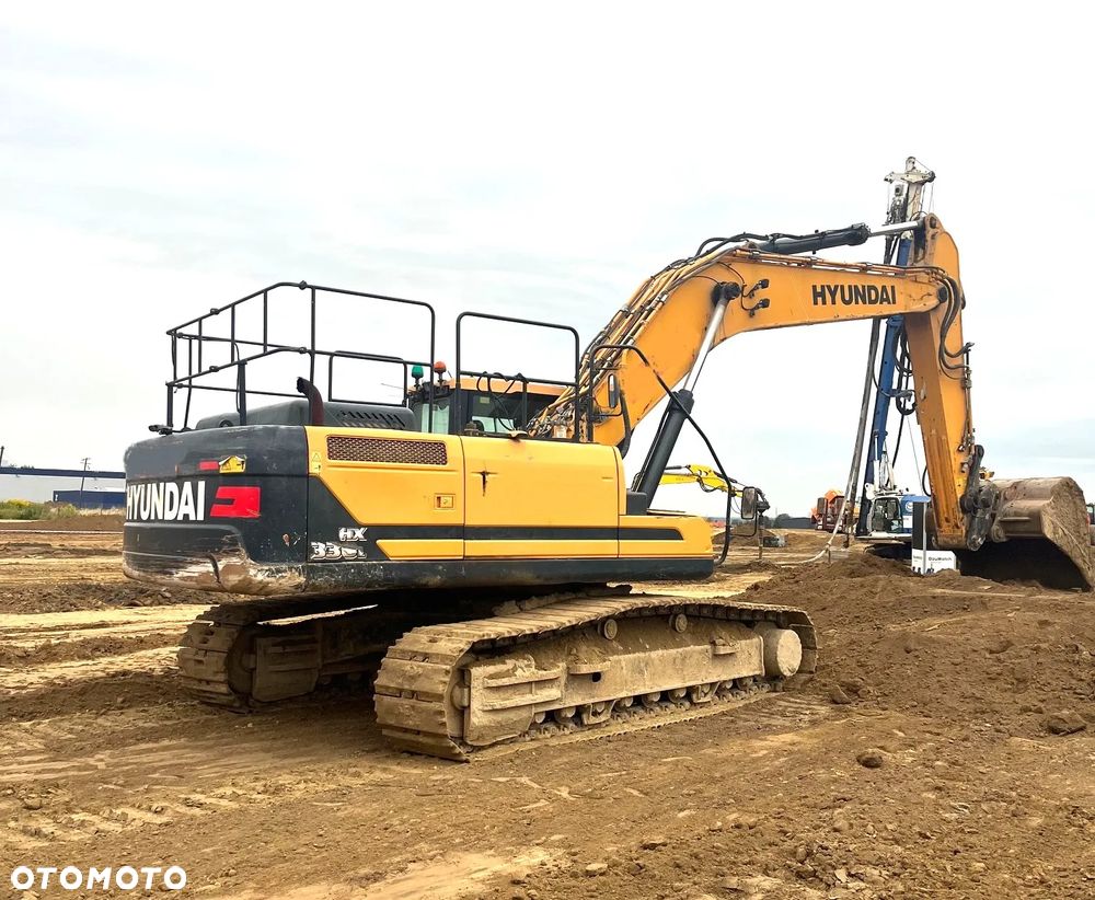 Hyundai HX-330 L - 2