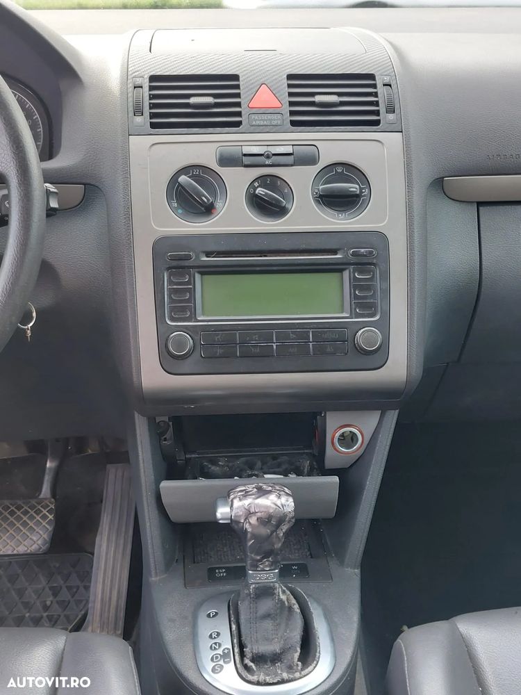 Dezmembrez Volkswagen Touran - 2