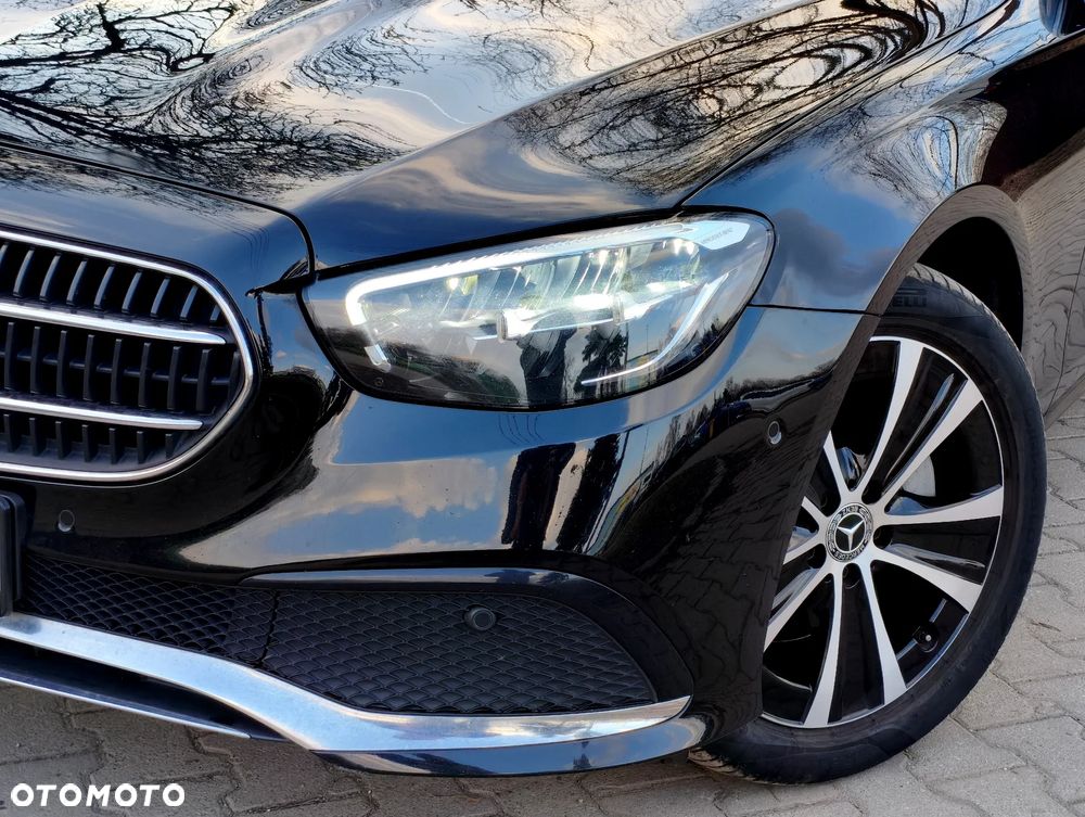 Mercedes-Benz Klasa E 300 4Matic 9G-TRONIC - 24