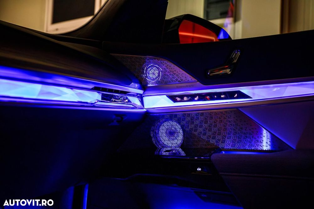 BMW M7 M760e xDrive AT PHEV - 38
