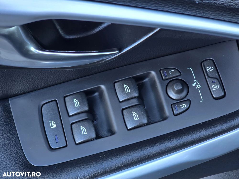 Volvo V40 D4 Summum - 12