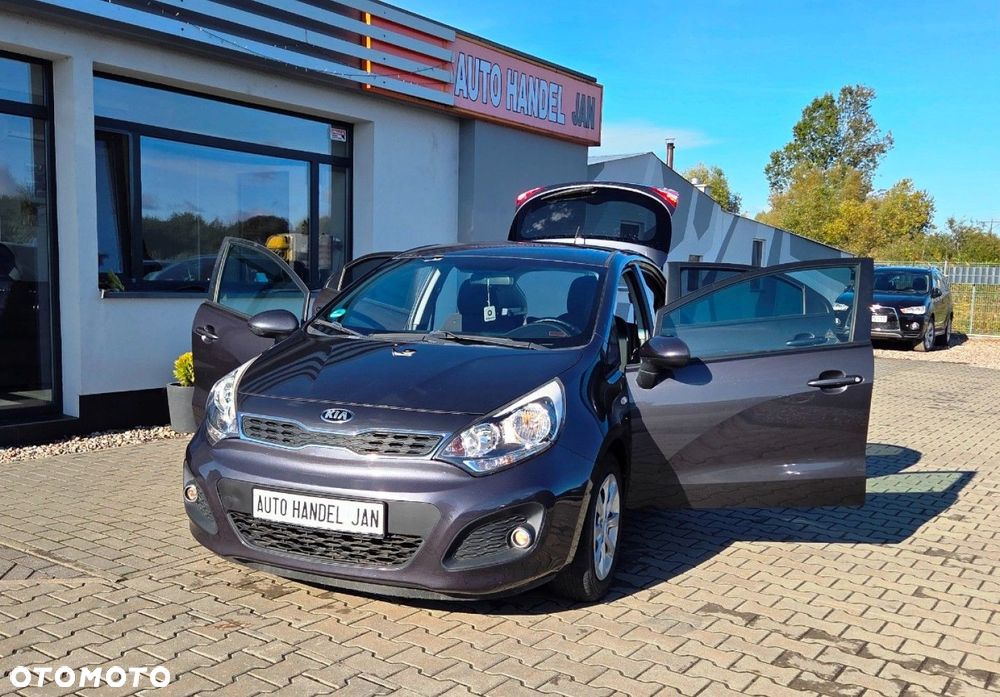 Kia Rio - 22