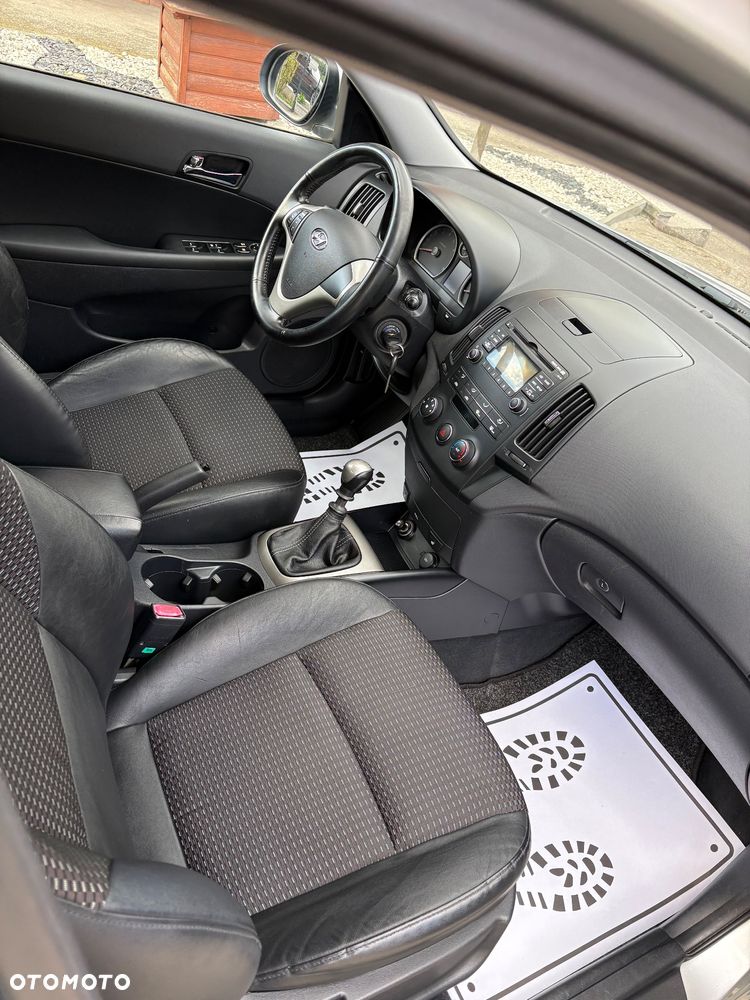 Hyundai i30 1.6 Classic + - 18