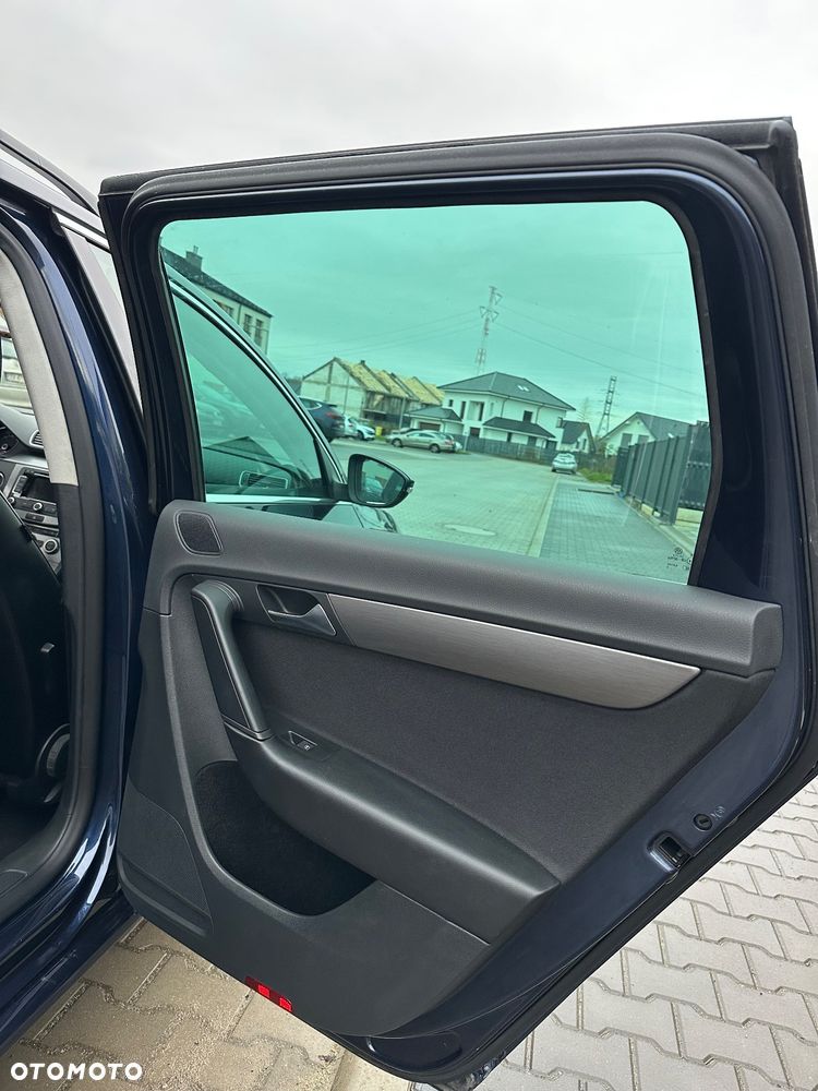 Volkswagen Passat - 27
