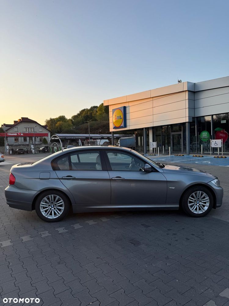 BMW Seria 3 318d DPF Edition Exclusive - 7