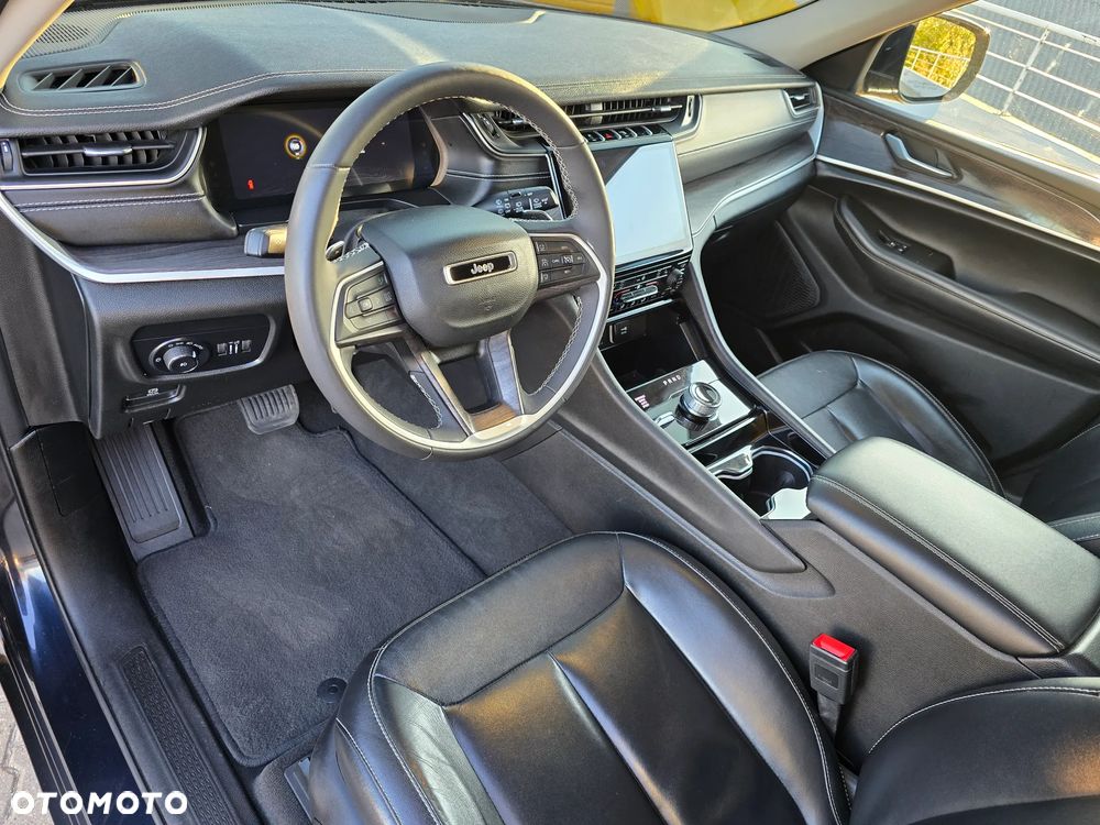 Jeep Grand Cherokee - 13